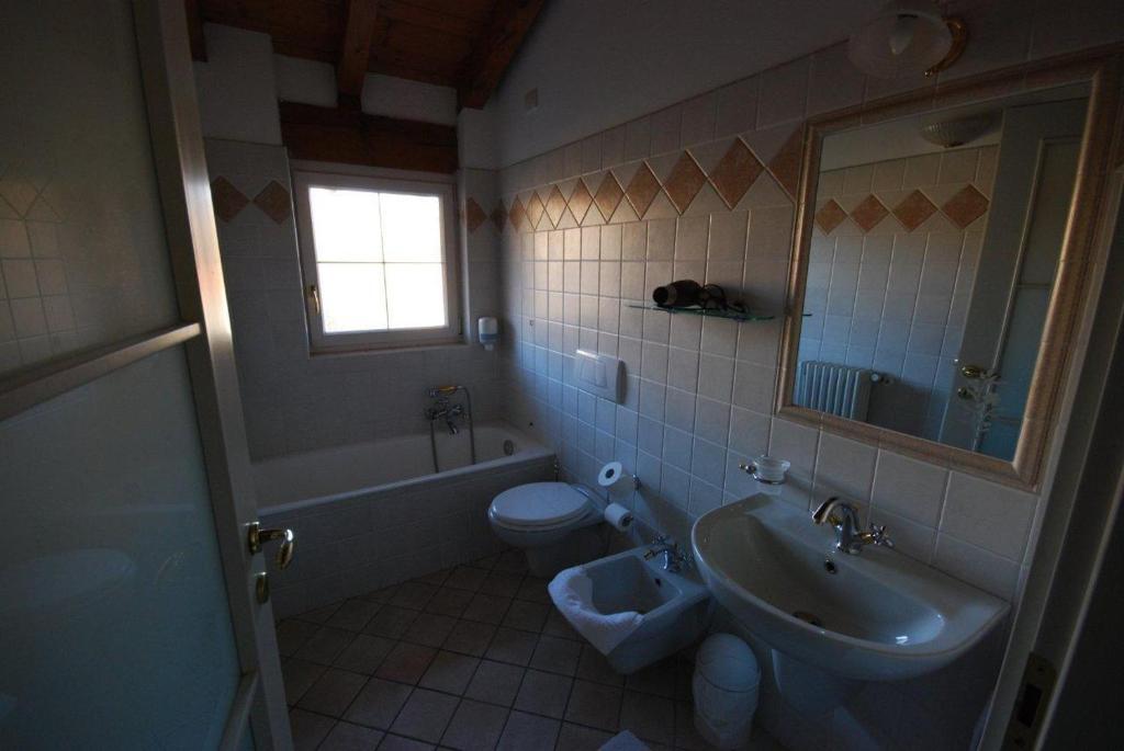 Garni Viggiona Hotel Trarego Værelse billede